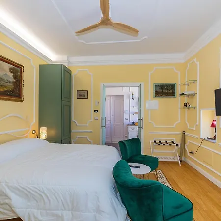 Laura * Finale Ligure