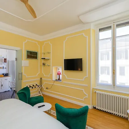 Laura * Finale Ligure