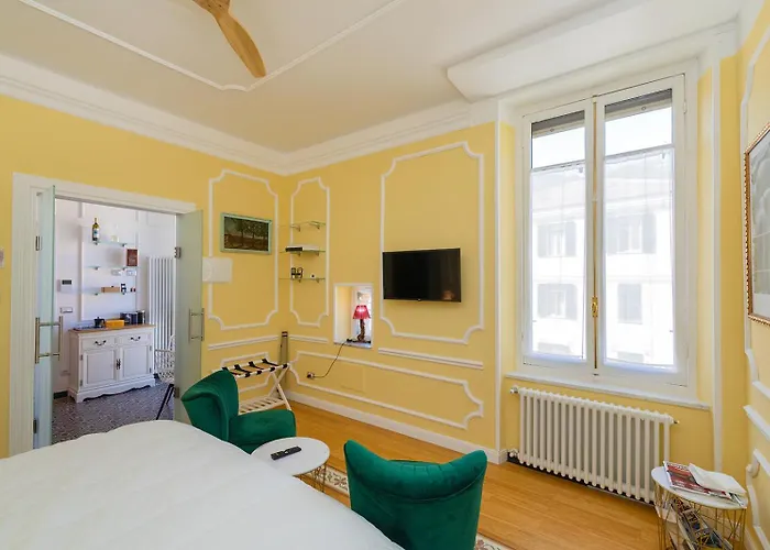 Laura * Finale Ligure